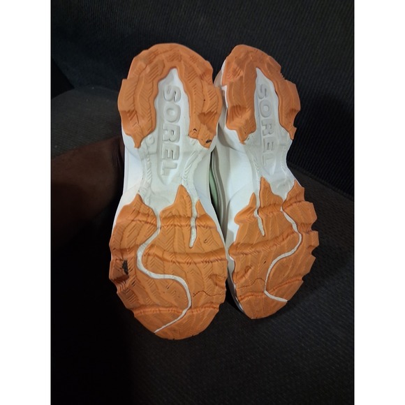 Sorel Women's Kinetic Breakthru Tech Sneaker Yellow White Size 8 Running Shoes - Picture 7 of 8